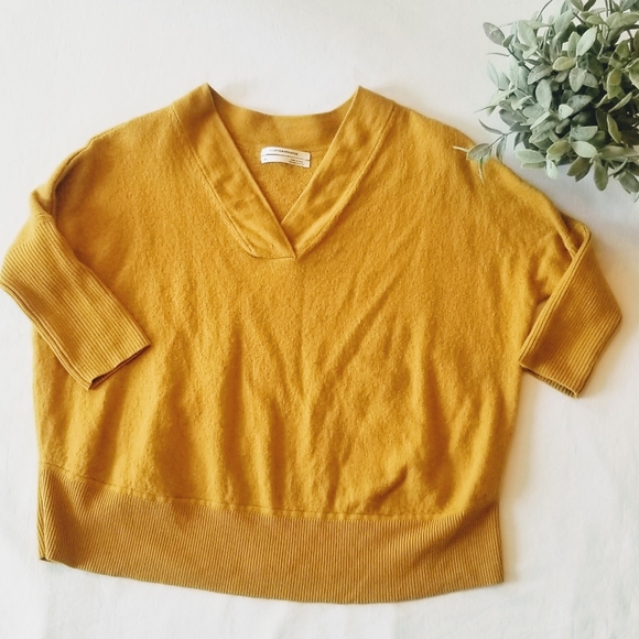 Anthropologie Sweaters - Anthropologie merino wool v-neck sweater